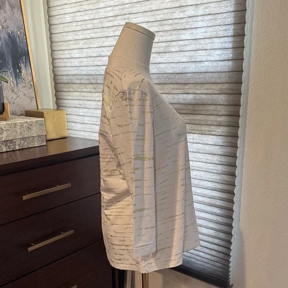 Zenergy by Chico's Cream and Gold Women's 3/4 Sleeve Top. Size 1/Med. - Picture 2 of 4